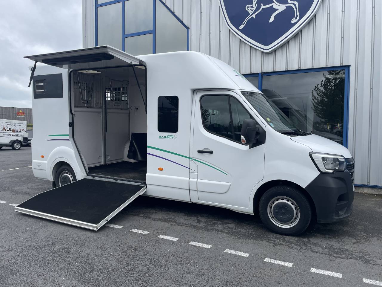 Kleine paardenvrachtwagen (B rijbewijs) Barbot master 2022 Tweedehands