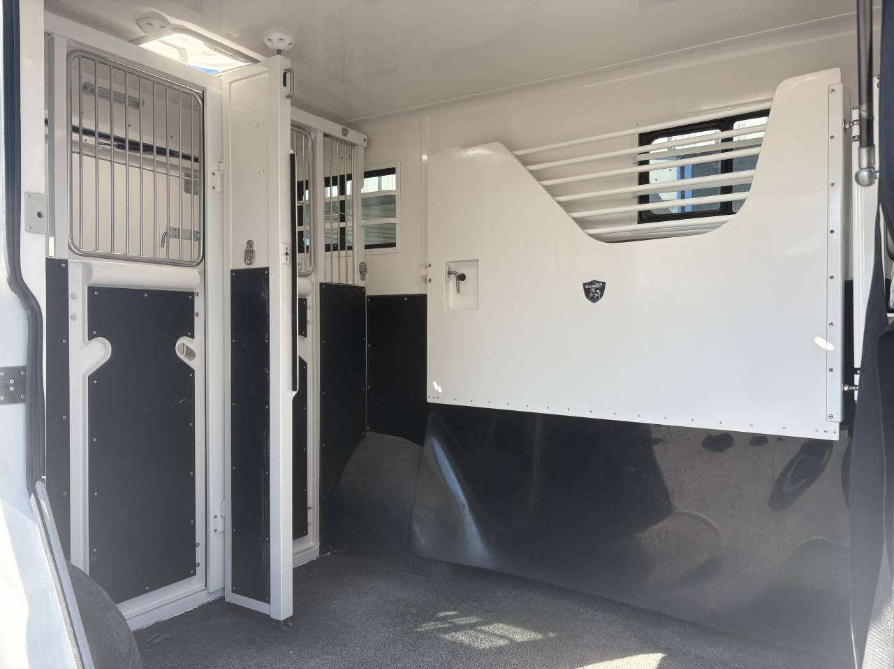 Kleine paardenvrachtwagen (B rijbewijs) Barbot master 2023 Tweedehands