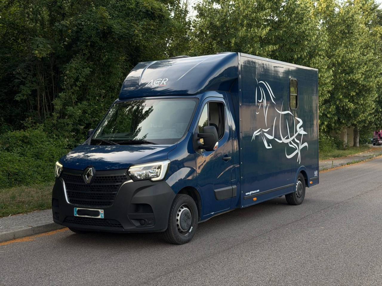 Kleine paardenvrachtwagen (B rijbewijs) ACR Renault Master 2022 Tweedehands