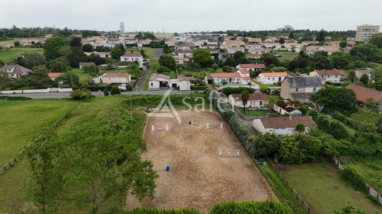 Landbouw bedrijf Koop Vend&eacute;e