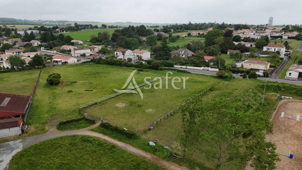 Landbouw bedrijf Koop Vend&eacute;e