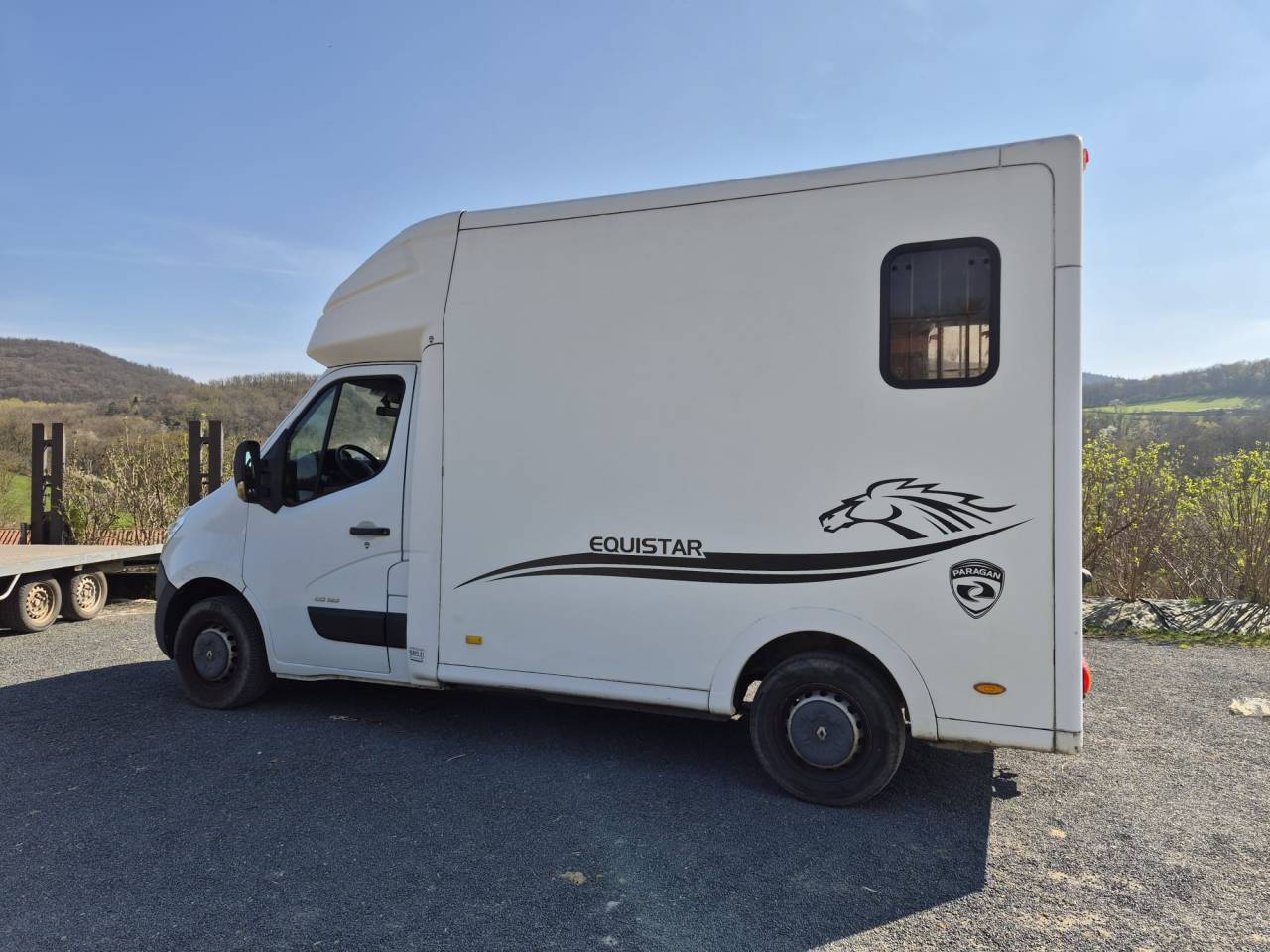 Kleine paardenvrachtwagen (B rijbewijs) Paragan  2013 Tweedehands