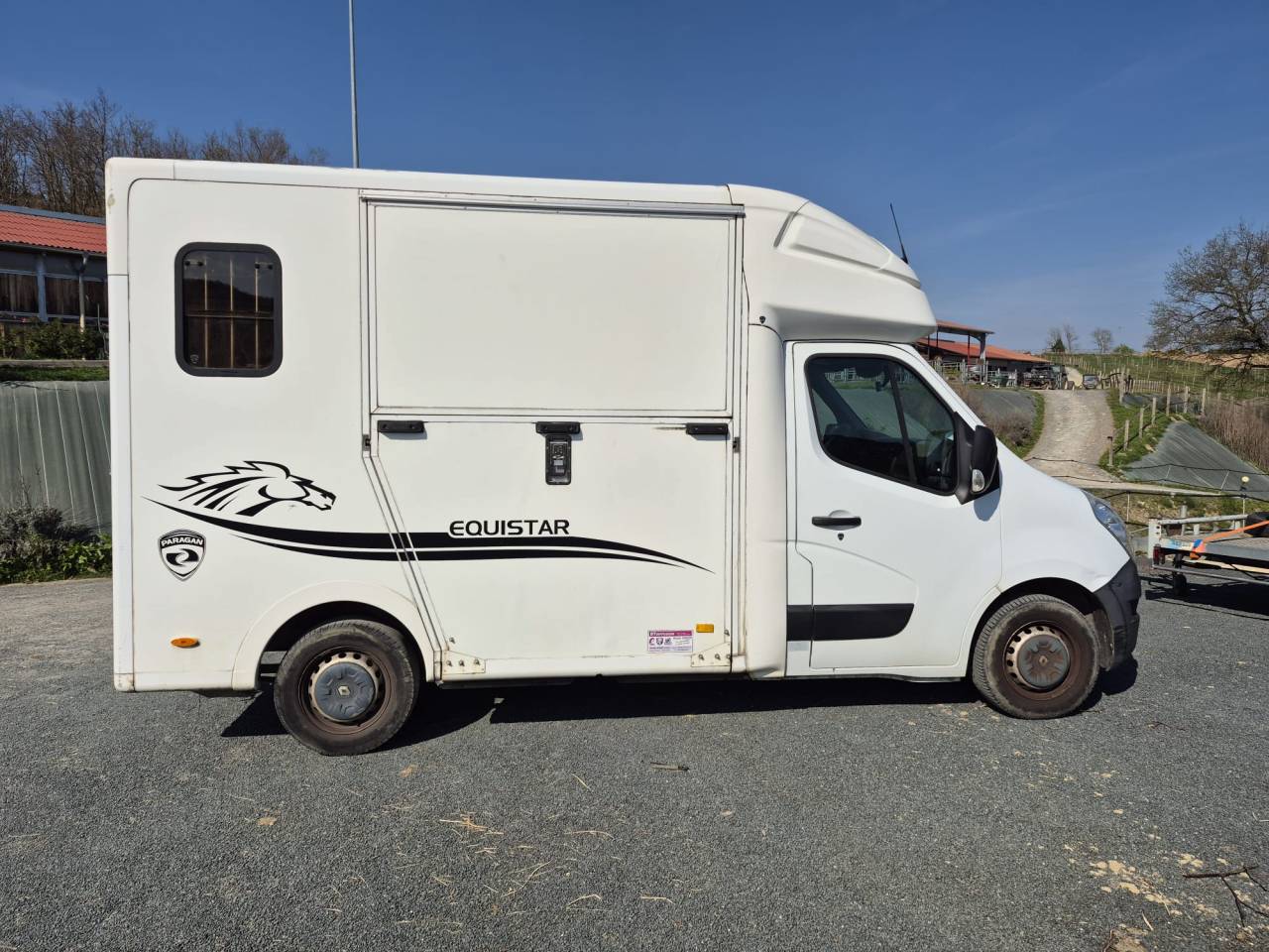 Kleine paardenvrachtwagen (B rijbewijs) Paragan  2013 Tweedehands