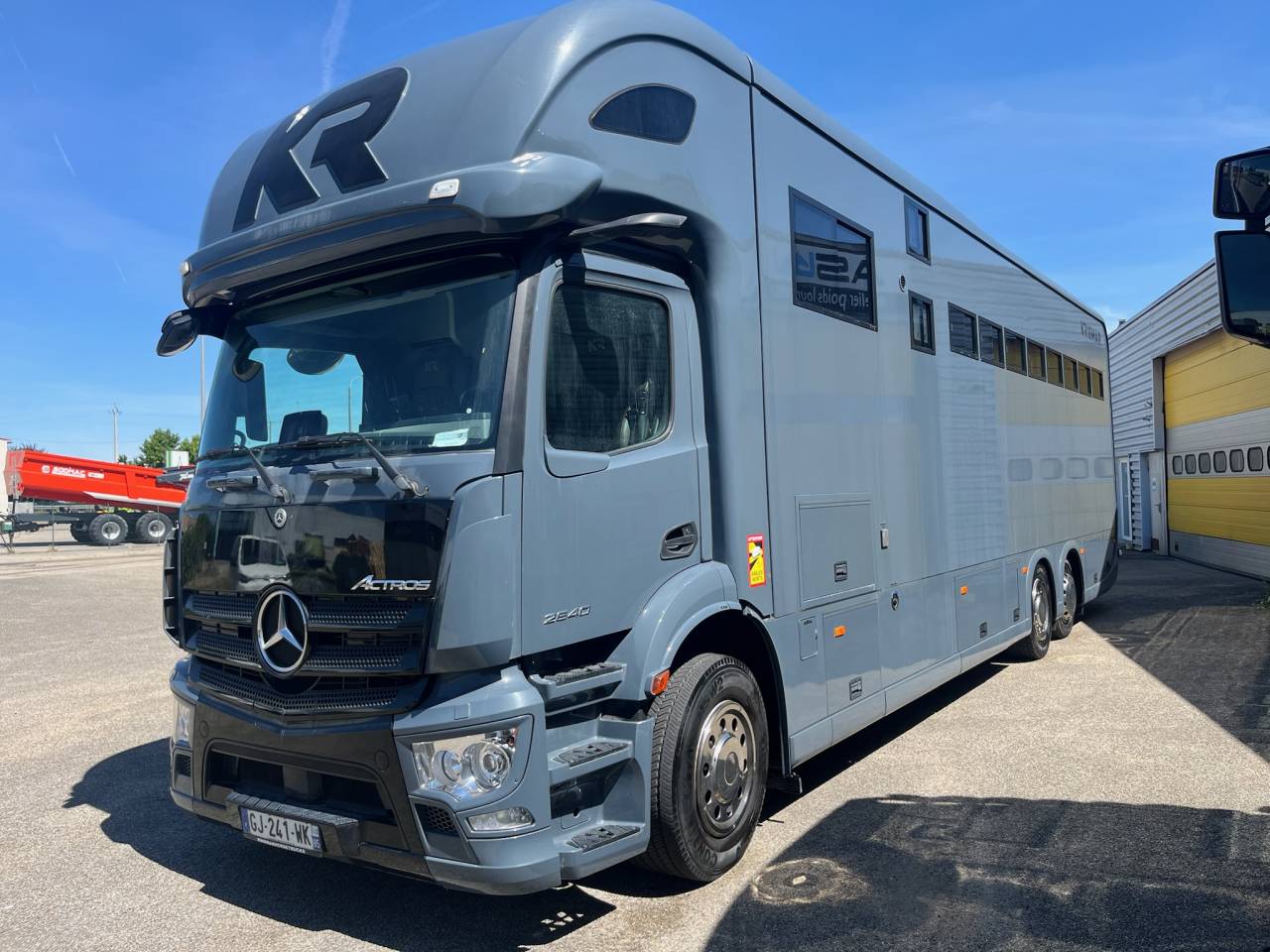 Zware paardenvrachtwagen (groot rijbewijs) Mercedes  2022 Tweedehands