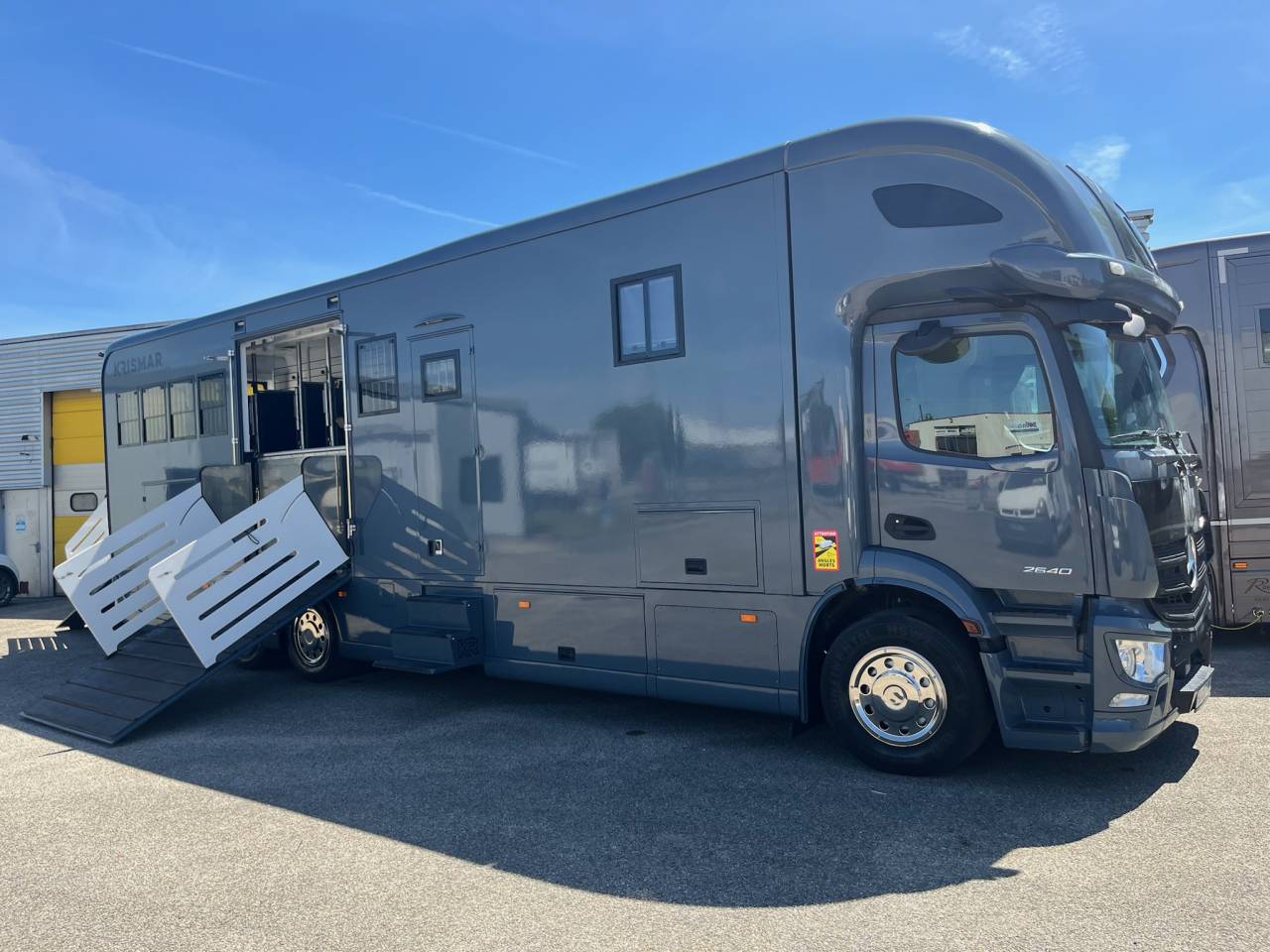Zware paardenvrachtwagen (groot rijbewijs) Mercedes  2022 Tweedehands