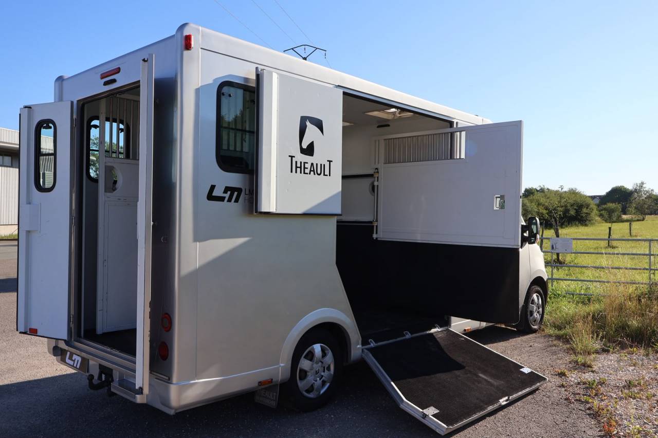 Kleine paardenvrachtwagen (B rijbewijs) Theault THEAULT MASTER 2017 Tweedehands