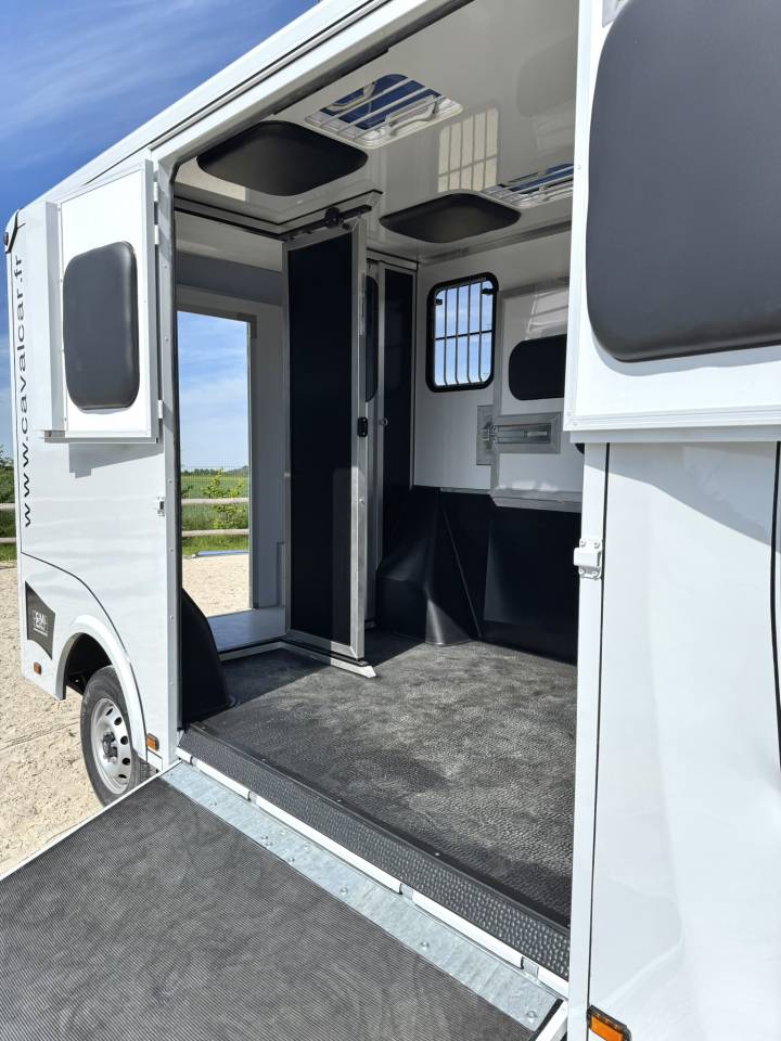 Kleine paardenvrachtwagen (B rijbewijs) Cavalcar Stallium 3 2025 Nieuw