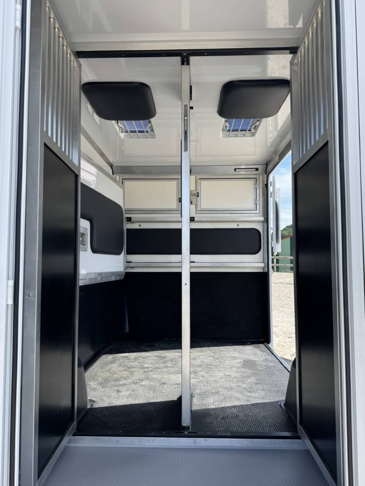 Kleine paardenvrachtwagen (B rijbewijs) Cavalcar Stallium 3 2025 Nieuw