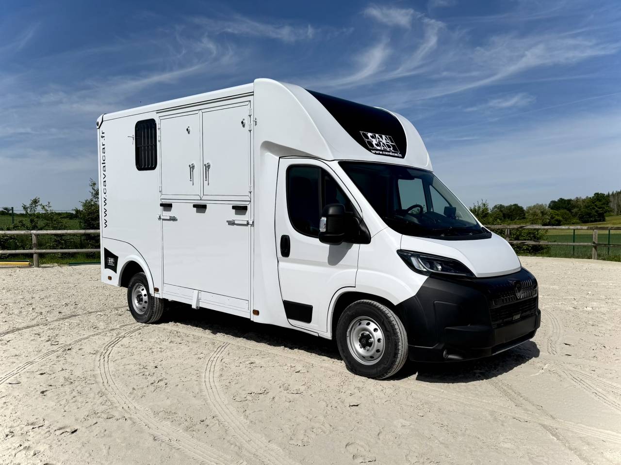 Kleine paardenvrachtwagen (B rijbewijs) Cavalcar Stallium 3 2025 Nieuw