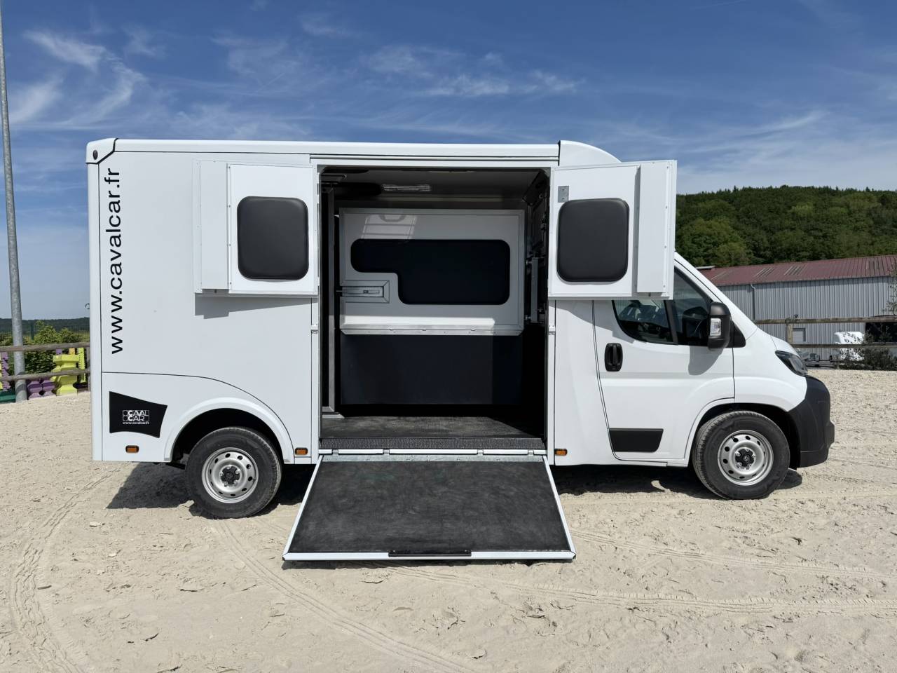 Kleine paardenvrachtwagen (B rijbewijs) Cavalcar Stallium 3 2025 Nieuw
