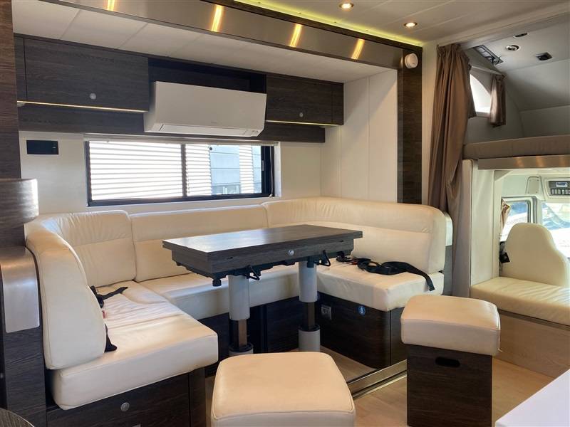Zware paardenvrachtwagen (groot rijbewijs) Volvo STX 2014 Tweedehands