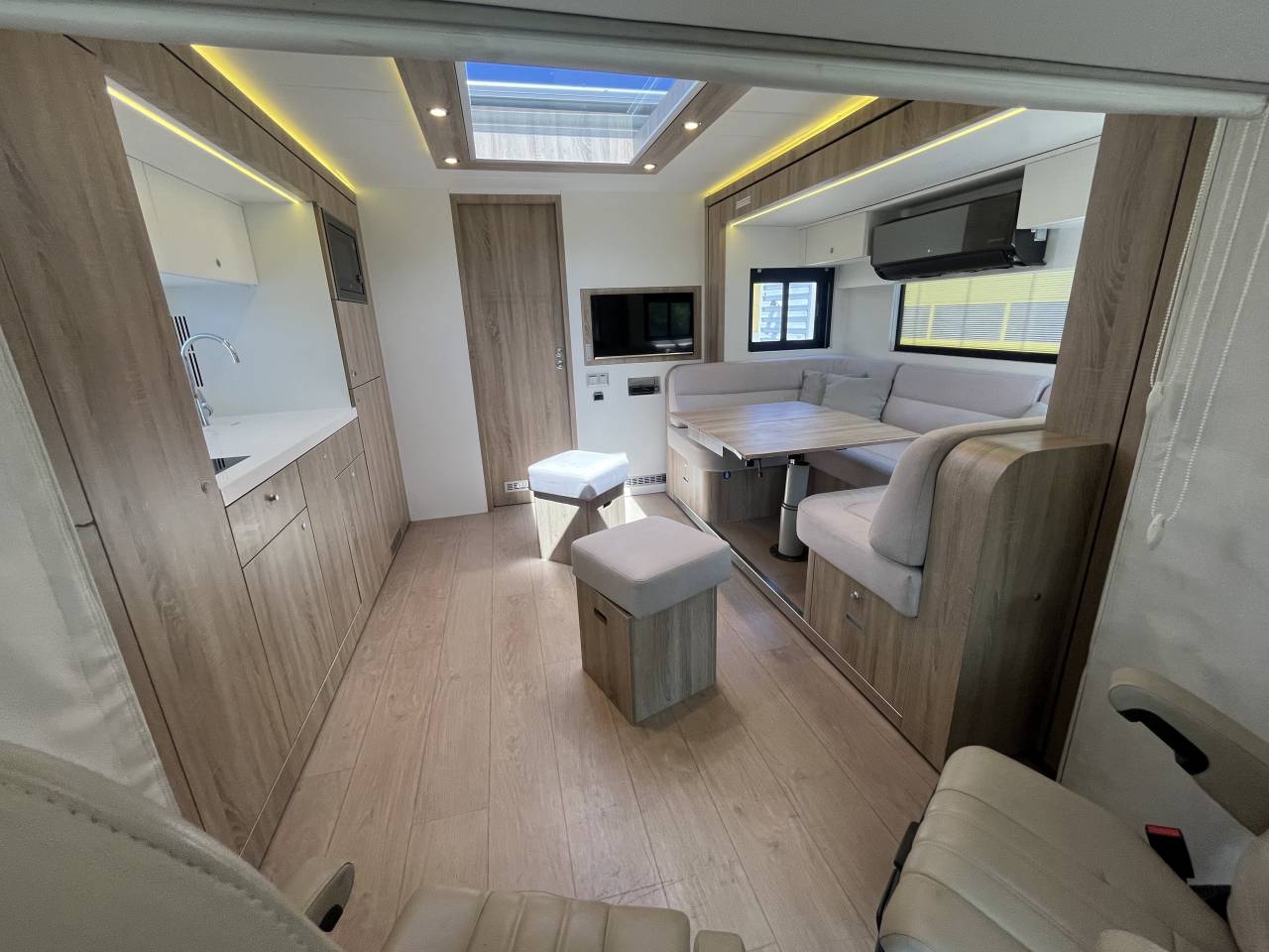 Zware paardenvrachtwagen (groot rijbewijs) STX  2018 Tweedehands