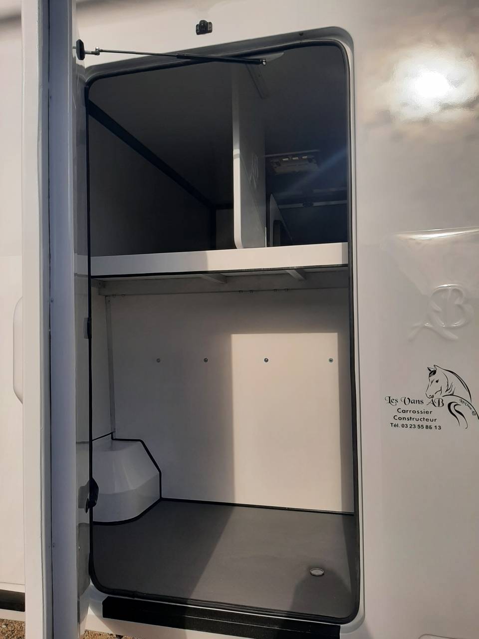 Kleine paardenvrachtwagen (B rijbewijs) Renault master 2017 Tweedehands