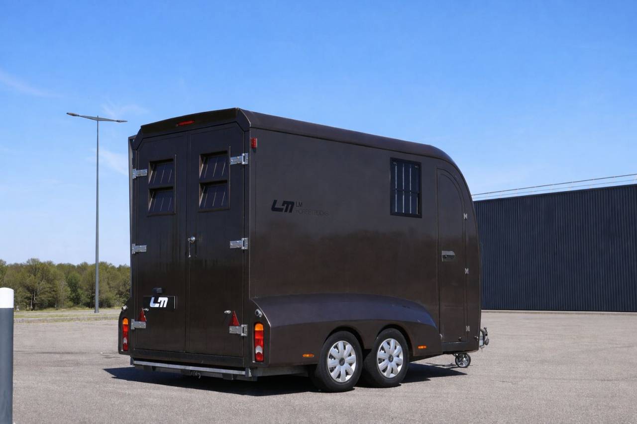 Paardentrailers STX EXCLUSIVE TRAILER STALLE 2 Paarden 2021 Tweedehands