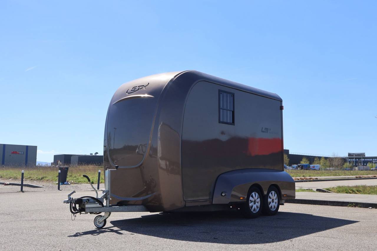 Paardentrailers STX EXCLUSIVE TRAILER STALLE 2 Paarden 2021 Tweedehands