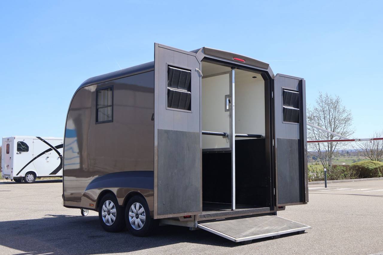 Paardentrailers STX EXCLUSIVE TRAILER STALLE 2 Paarden 2021 Tweedehands
