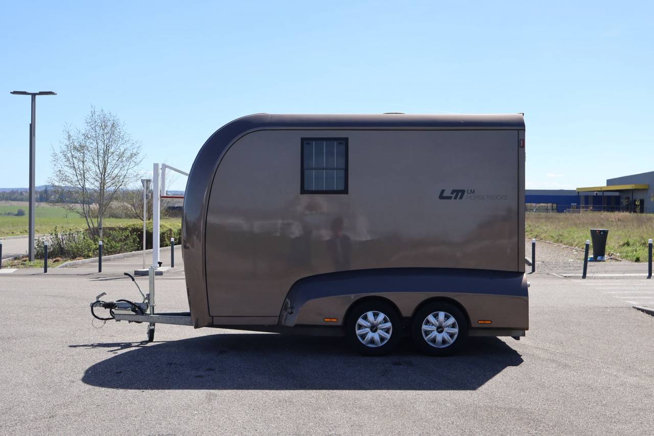 Paardentrailers STX EXCLUSIVE TRAILER STALLE 2 Paarden 2021 Tweedehands