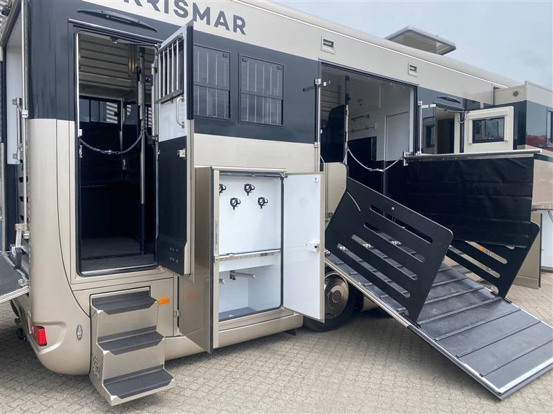 Zware paardenvrachtwagen (groot rijbewijs) Scania krismar 2023 Tweedehands