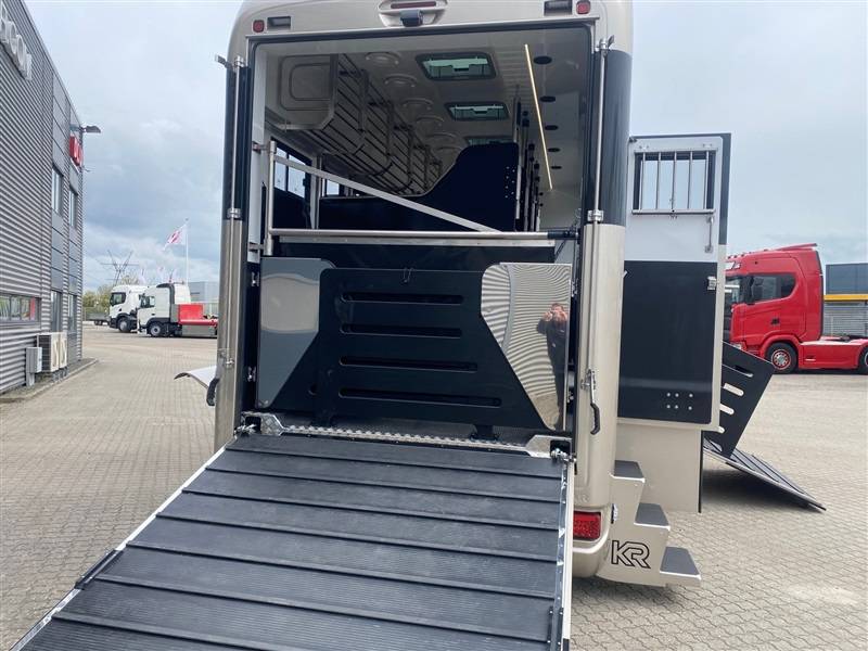 Zware paardenvrachtwagen (groot rijbewijs) Scania krismar 2023 Tweedehands