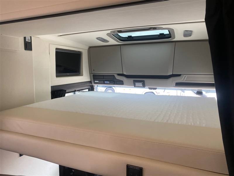 Zware paardenvrachtwagen (groot rijbewijs) Scania krismar 2023 Tweedehands