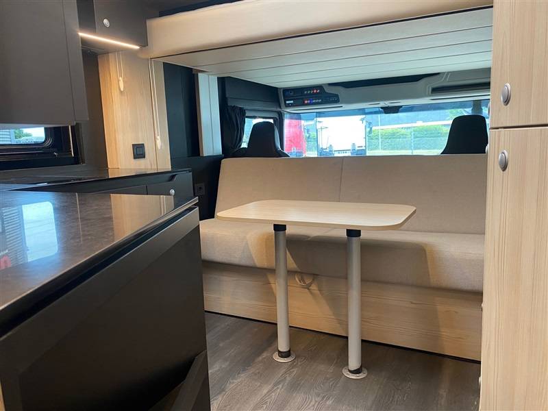 Zware paardenvrachtwagen (groot rijbewijs) Scania STX 2023 Tweedehands