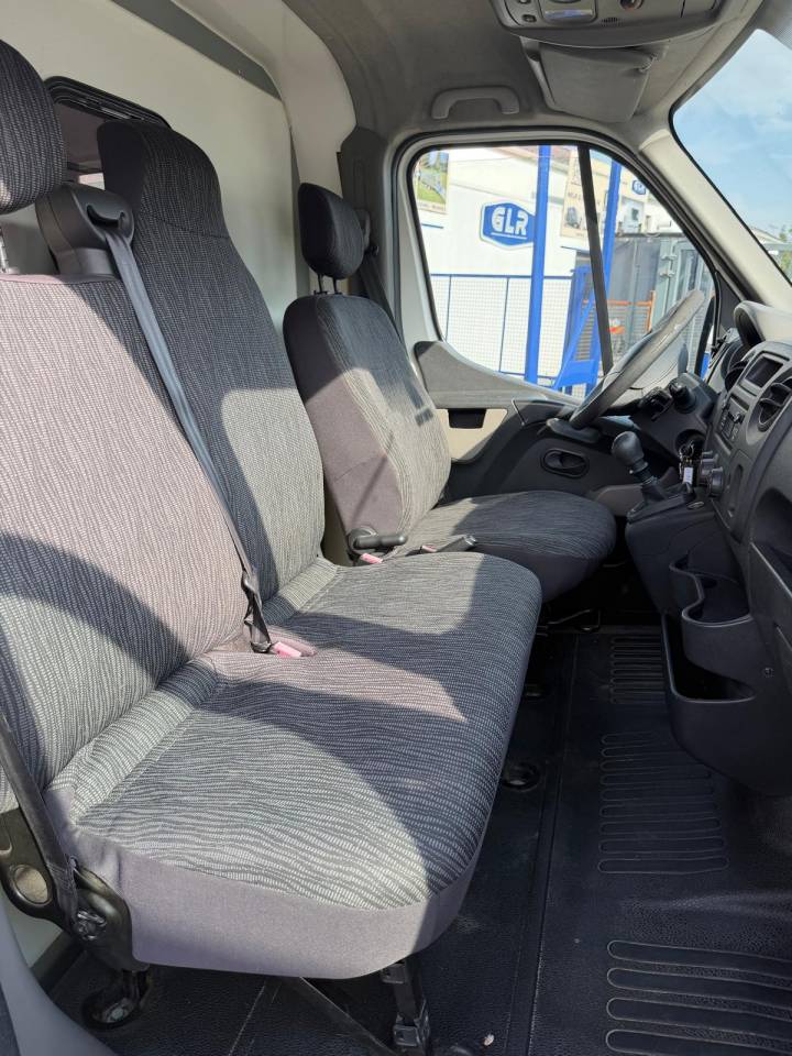 Kleine paardenvrachtwagen (B rijbewijs) ACR Renault Master 2013 Tweedehands