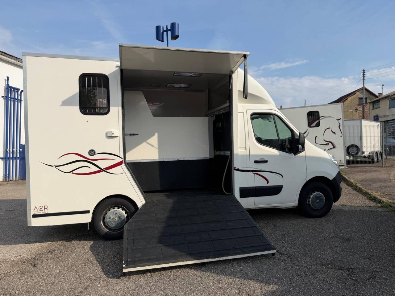 Kleine paardenvrachtwagen (B rijbewijs) ACR Renault Master 2013 Tweedehands