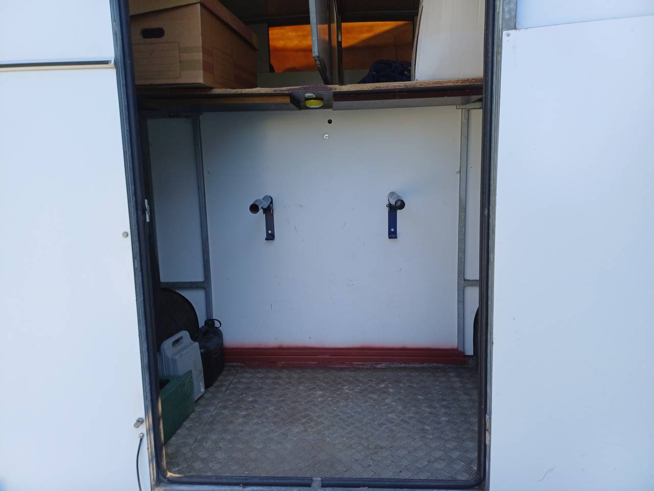Kleine paardenvrachtwagen (B rijbewijs) Renault Master 2013 Tweedehands