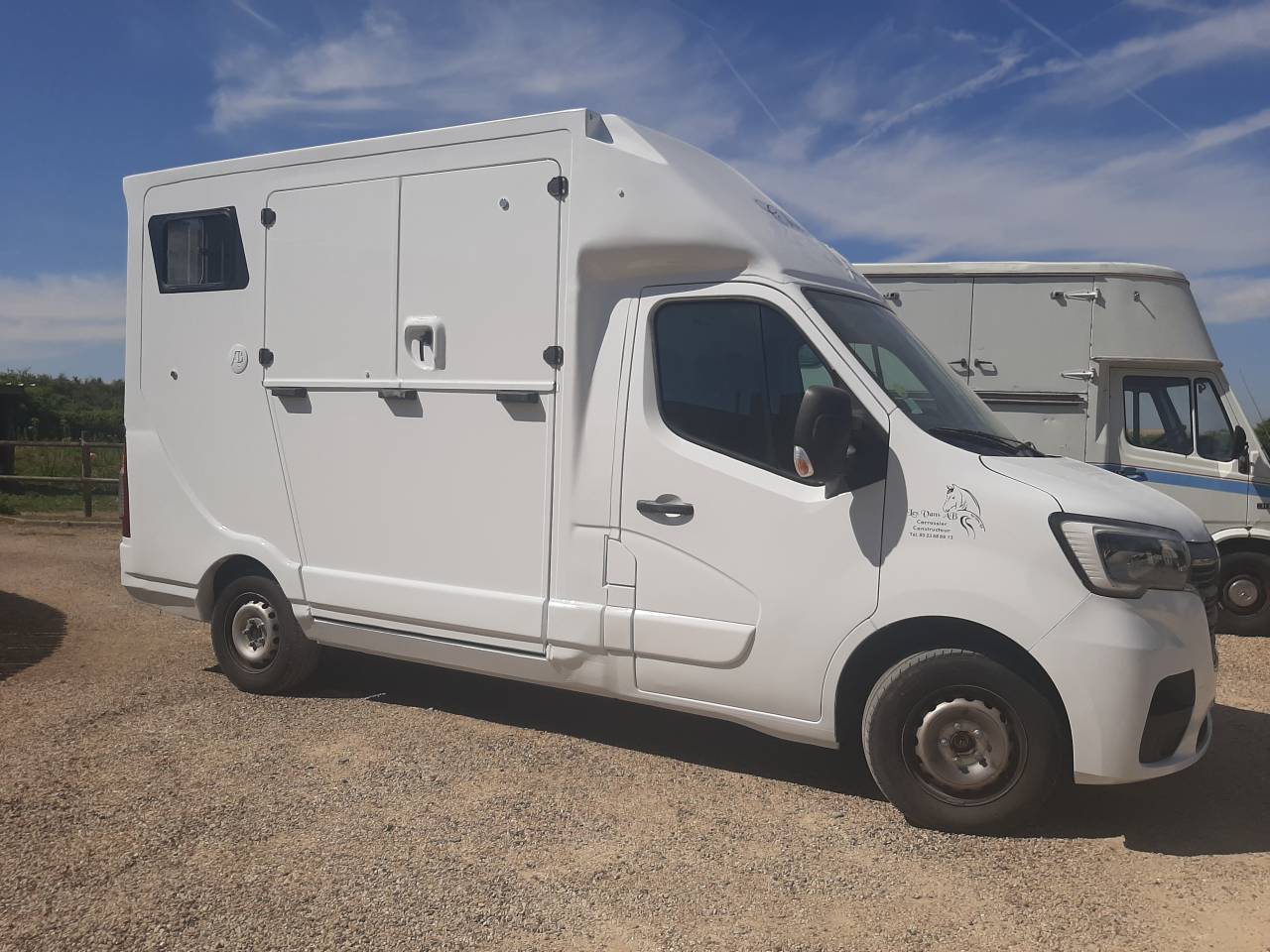 Kleine paardenvrachtwagen (B rijbewijs) Renault Master 2023 Tweedehands