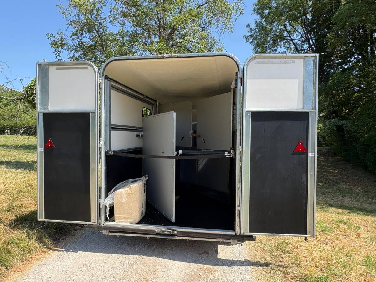 Paardentrailers Fautras Oblic +2 2 Paarden 2023 Tweedehands