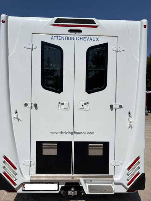 Kleine paardenvrachtwagen (B rijbewijs) Theault Theault 2023 Tweedehands