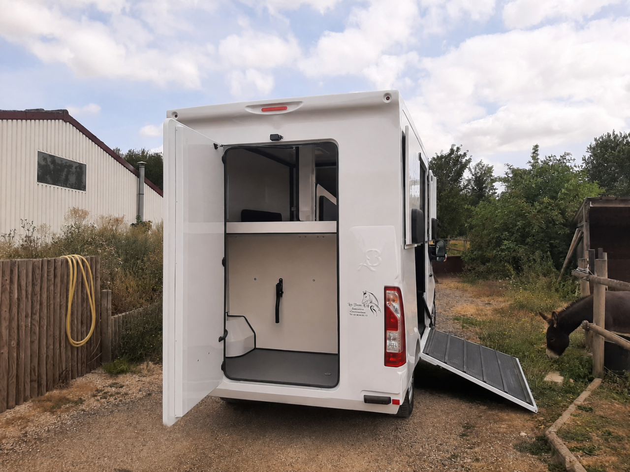Kleine paardenvrachtwagen (B rijbewijs) Renault  2017 Tweedehands