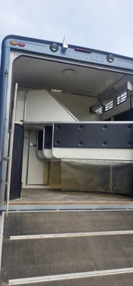 Zware paardenvrachtwagen (groot rijbewijs) Isuzu Equitrek 2025 Tweedehands