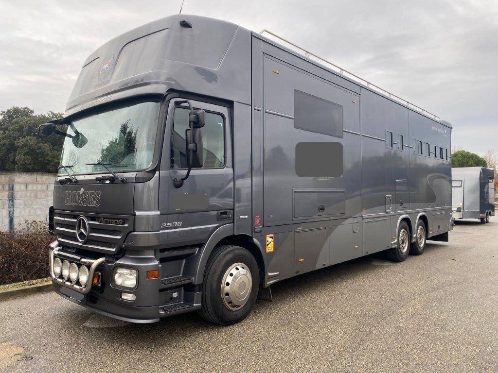 Zware paardenvrachtwagen (groot rijbewijs) Mercedes Mercedes Actros JK 2008 Tweedehands