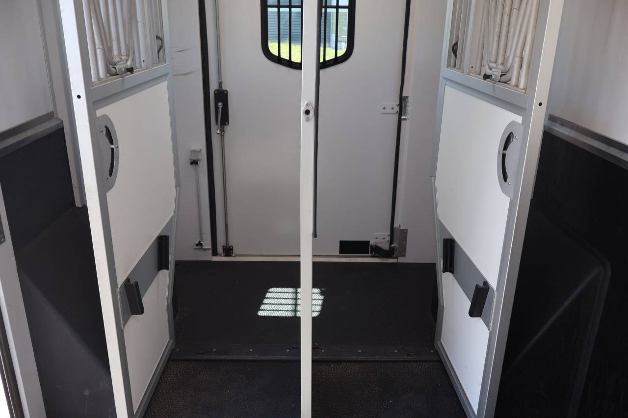 Kleine paardenvrachtwagen (B rijbewijs) Theault THEAULT MASTER 2024 Tweedehands