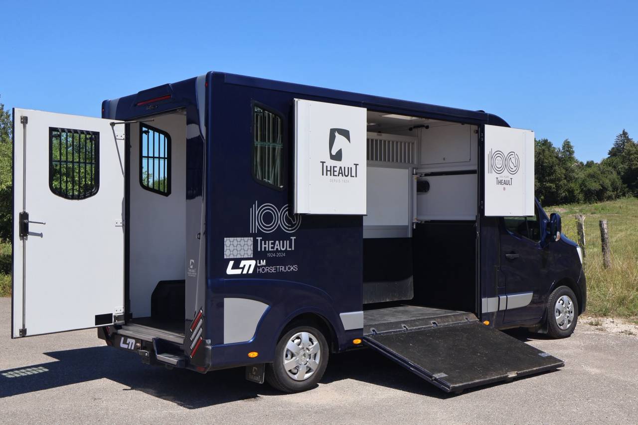 Kleine paardenvrachtwagen (B rijbewijs) Theault THEAULT MASTER 2024 Tweedehands