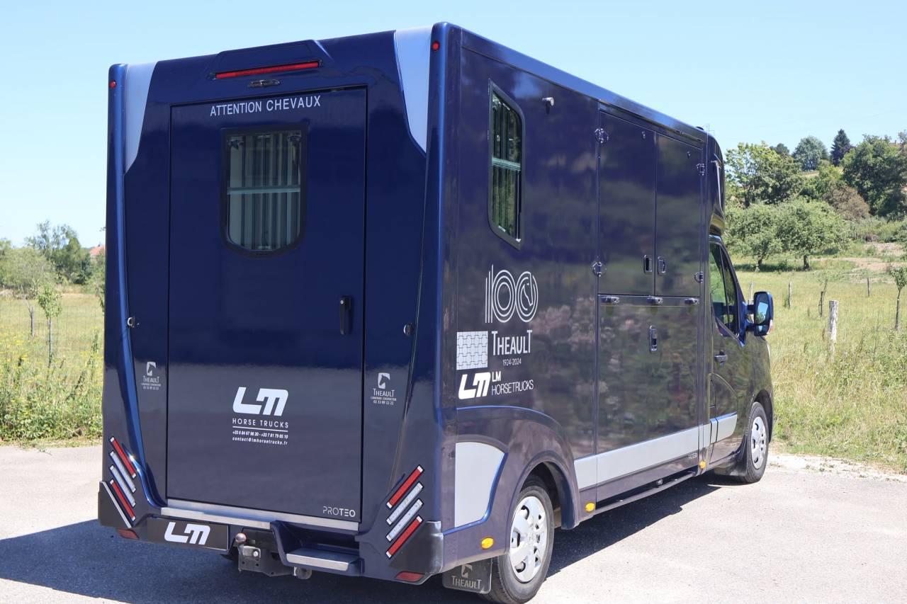 Kleine paardenvrachtwagen (B rijbewijs) Theault THEAULT MASTER 2024 Tweedehands