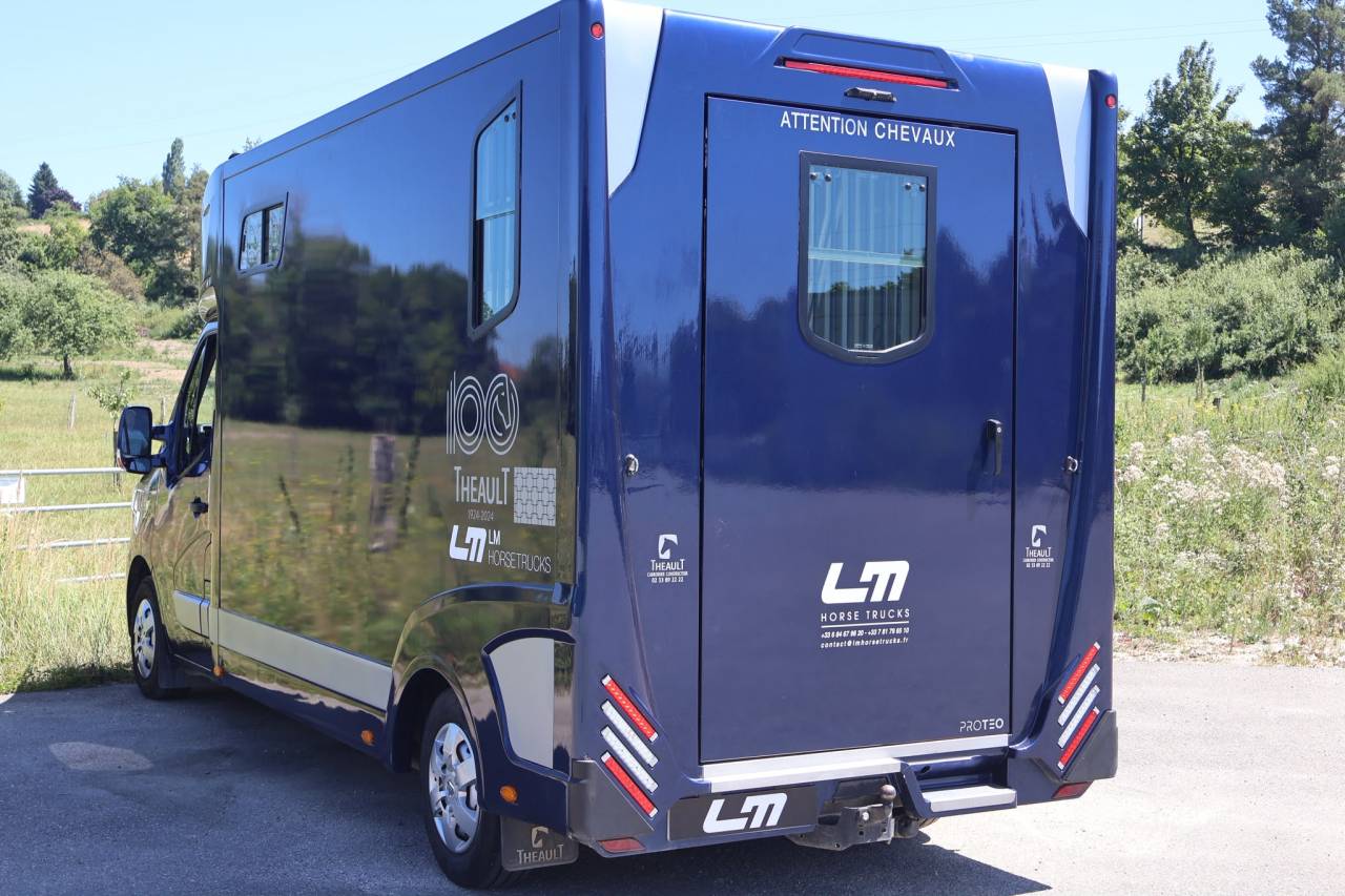 Kleine paardenvrachtwagen (B rijbewijs) Theault THEAULT MASTER 2024 Tweedehands
