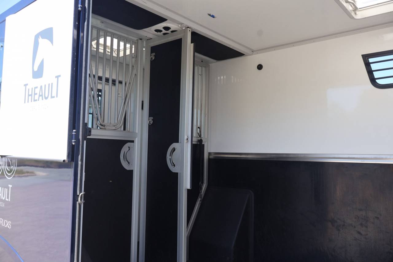 Kleine paardenvrachtwagen (B rijbewijs) Theault THEAULT MASTER 2024 Tweedehands