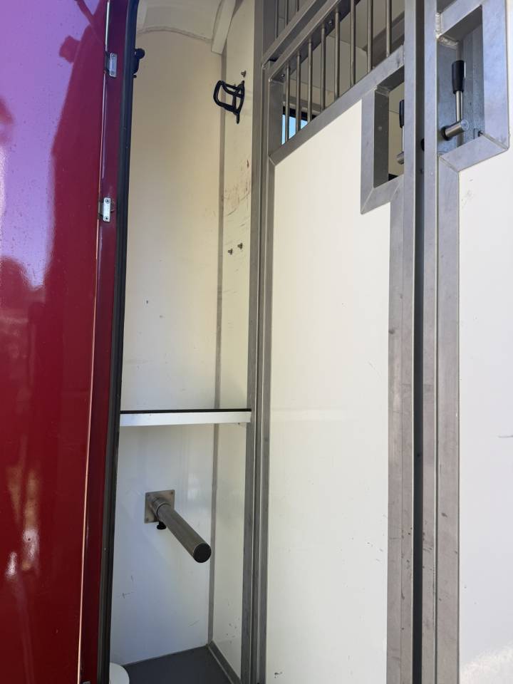 Kleine paardenvrachtwagen (B rijbewijs) Renault Renault Master DCI 150 STX mod&egrave;le Stalle 2015 Tweedehands