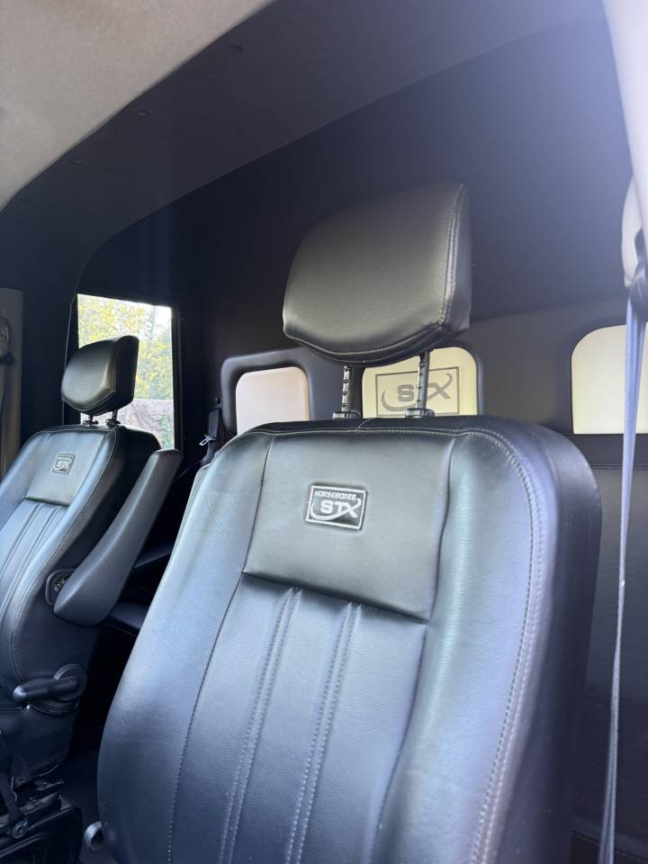 Kleine paardenvrachtwagen (B rijbewijs) Renault Renault Master DCI 150 STX mod&egrave;le Stalle 2015 Tweedehands