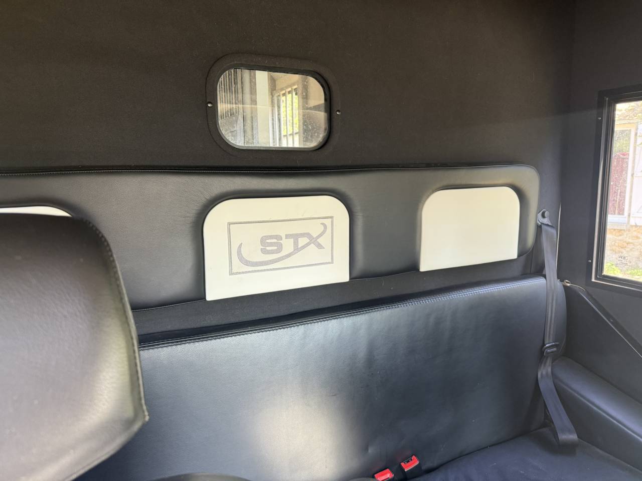 Kleine paardenvrachtwagen (B rijbewijs) Renault Renault Master DCI 150 STX mod&egrave;le Stalle 2015 Tweedehands