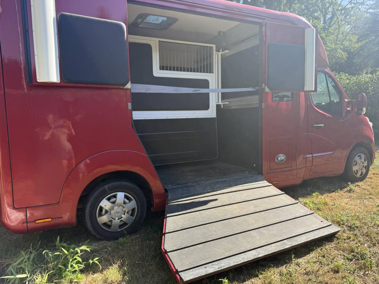 Kleine paardenvrachtwagen (B rijbewijs) Renault Renault Master DCI 150 STX mod&egrave;le Stalle 2015 Tweedehands