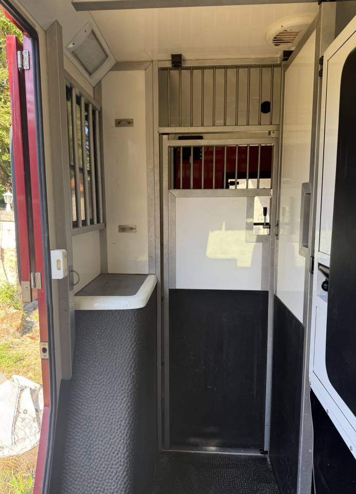 Kleine paardenvrachtwagen (B rijbewijs) Renault Renault Master DCI 150 STX mod&egrave;le Stalle 2015 Tweedehands