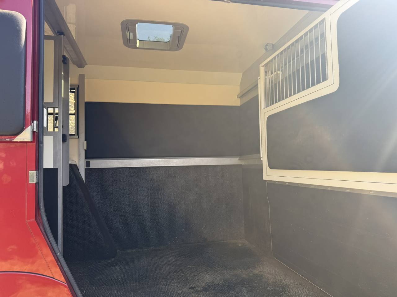 Kleine paardenvrachtwagen (B rijbewijs) Renault Renault Master DCI 150 STX mod&egrave;le Stalle 2015 Tweedehands
