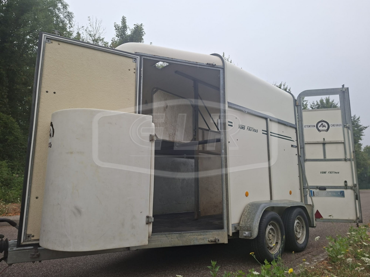 Paardentrailers Fautras PROVAN 2 Paarden 2007 Tweedehands