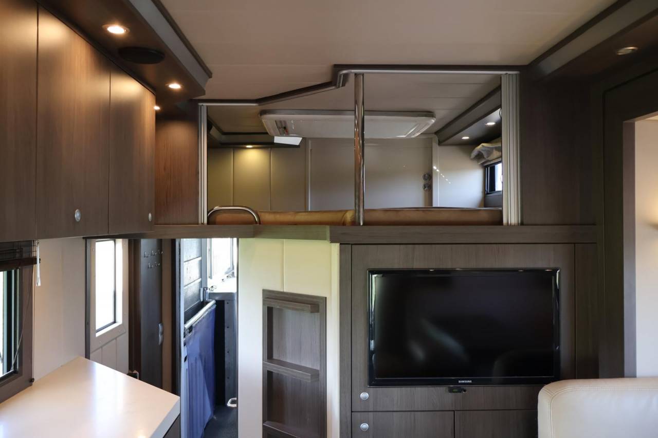 Zware paardenvrachtwagen (groot rijbewijs) STX STX 6 CHEVAUX  2011 Tweedehands