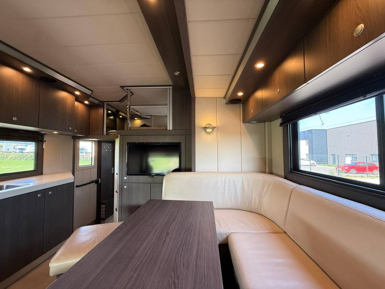 Zware paardenvrachtwagen (groot rijbewijs) STX STX 6 CHEVAUX  2011 Tweedehands