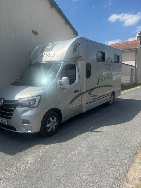 Kleine paardenvrachtwagen (B rijbewijs) Trans Box Svelto 5 2023 Tweedehands
