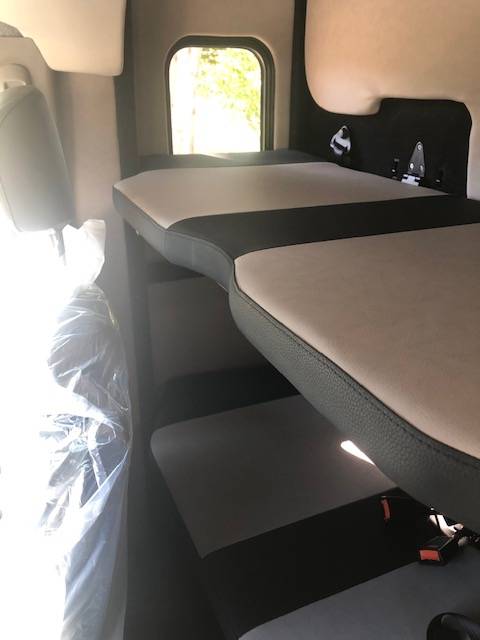Kleine paardenvrachtwagen (B rijbewijs) Trans Box Svelto 5 2023 Tweedehands
